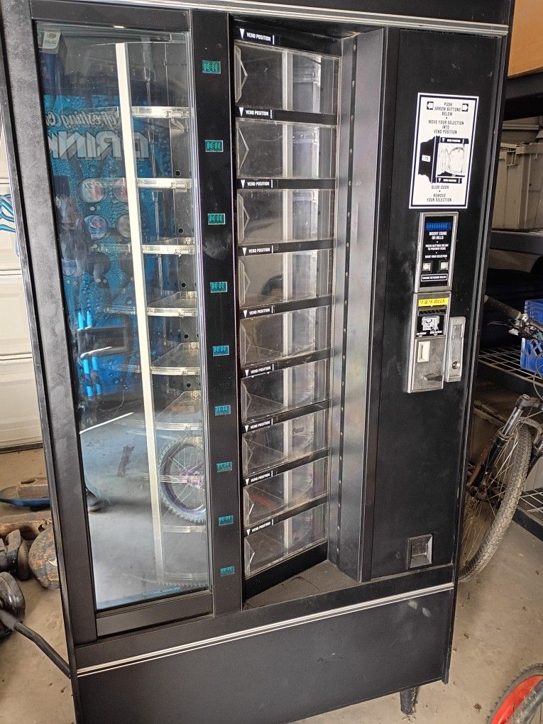 Snack-Food-Drink Vending Machine 