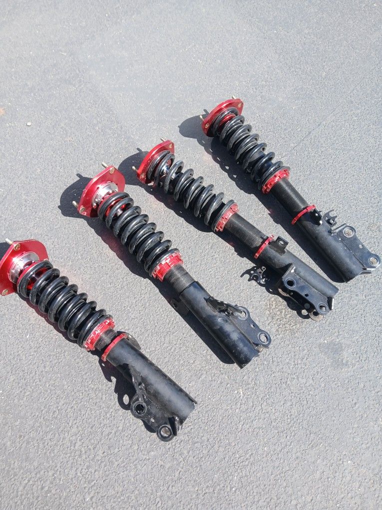 Aftermarket Struts For A 2011 Toyota Camry LE