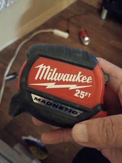 Milwaukee 25ft Magnetic Tape Measure