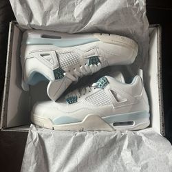 Jordan 4 Retro