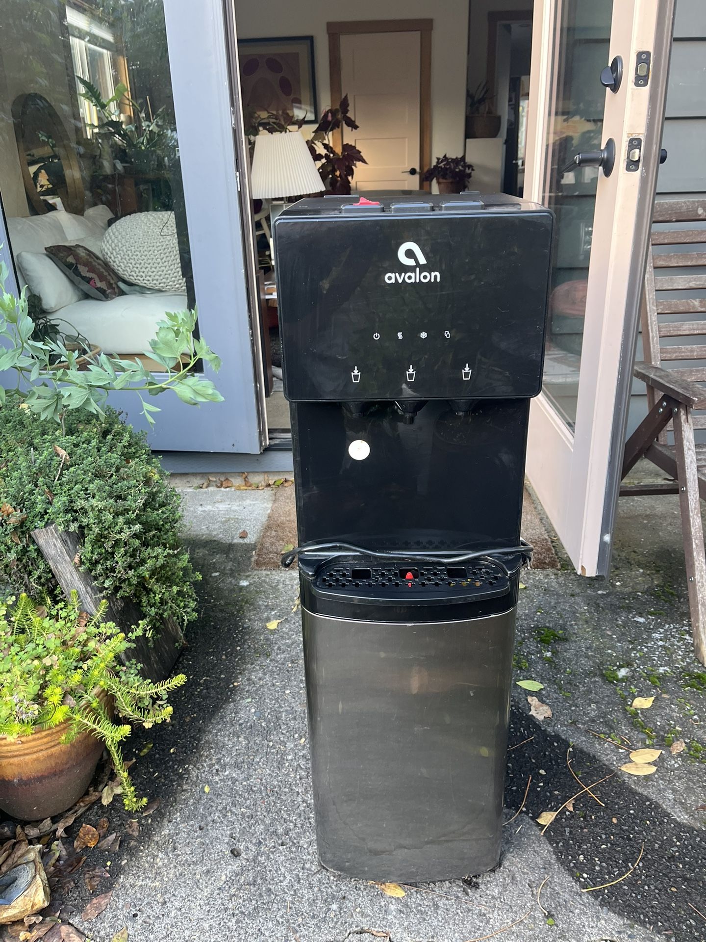 Avalon A4 Bottom-Loading Hot/Cold Water Dispenser – Great Condition