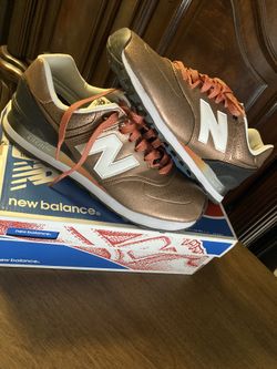 Womens New Balance (SIZE 9 1/2)