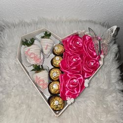 Heart Ribbon Roses Box 