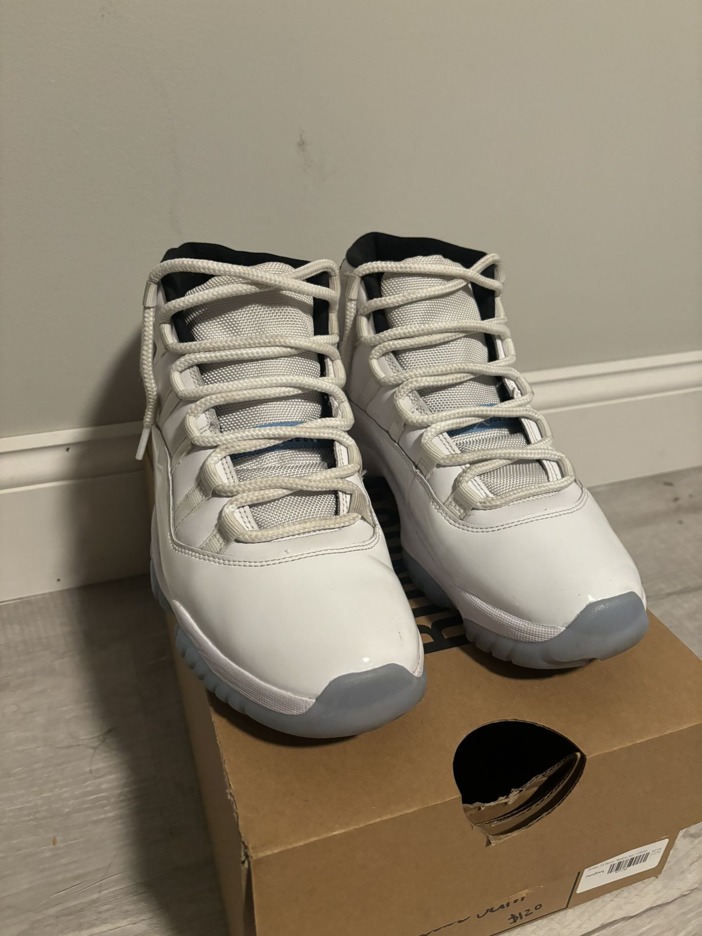 Jordan 11 Legend Blue