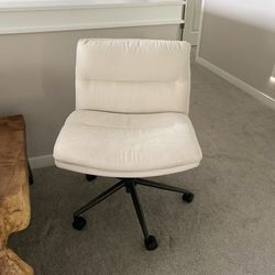 NEW Cross Legged Desk Office Chair