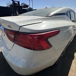 2016-2023 NISSAN MÁXIMA SEDAN TAILLIGHT RIGHT PASSENGER SIDE 