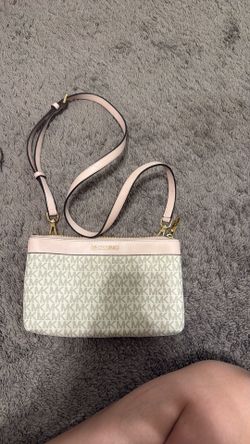 Michael kors crossbody