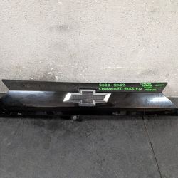 2022-2023 CHEVROLET BOLT EV LIFTGATE LICENSE PLATE MOLDING w/CAMERA OEM USED #9957
