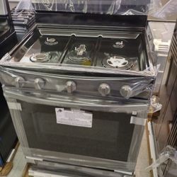 SAMSUNG BLACK STAINLESS STEEL GAS STOVE WITH AIR FRYER 7A4