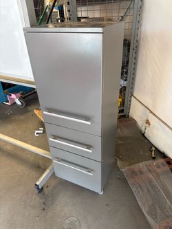Storage cabinet with 2 drawers and a cabinet