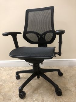 Black office chairs (6)