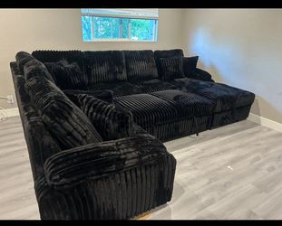 Brand new super plush comfy corduroy sectional w/ pullout