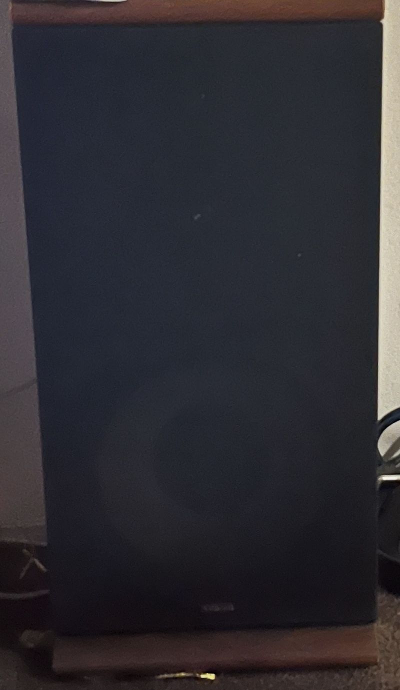 Pioneer Stereo System 2. 18 In House speakers