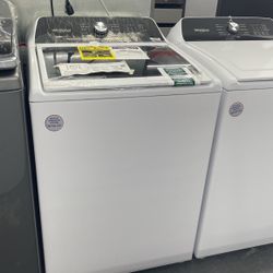 New Scratch And Dent Whirlpool Washer. 1 Year Warranty 