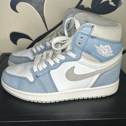 Jordan 1 Retro Hyper Royal Size7