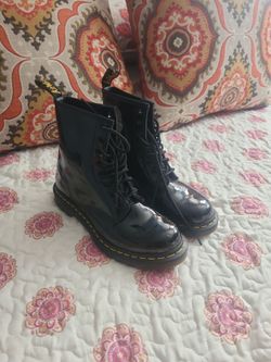 Mortens shose size 9