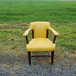 Beautiful Yellow Chair (Please Read Description)