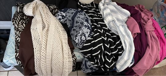 Women’s clothing size L/XL and shoes sizes 7.5 , 8 and 8.5
