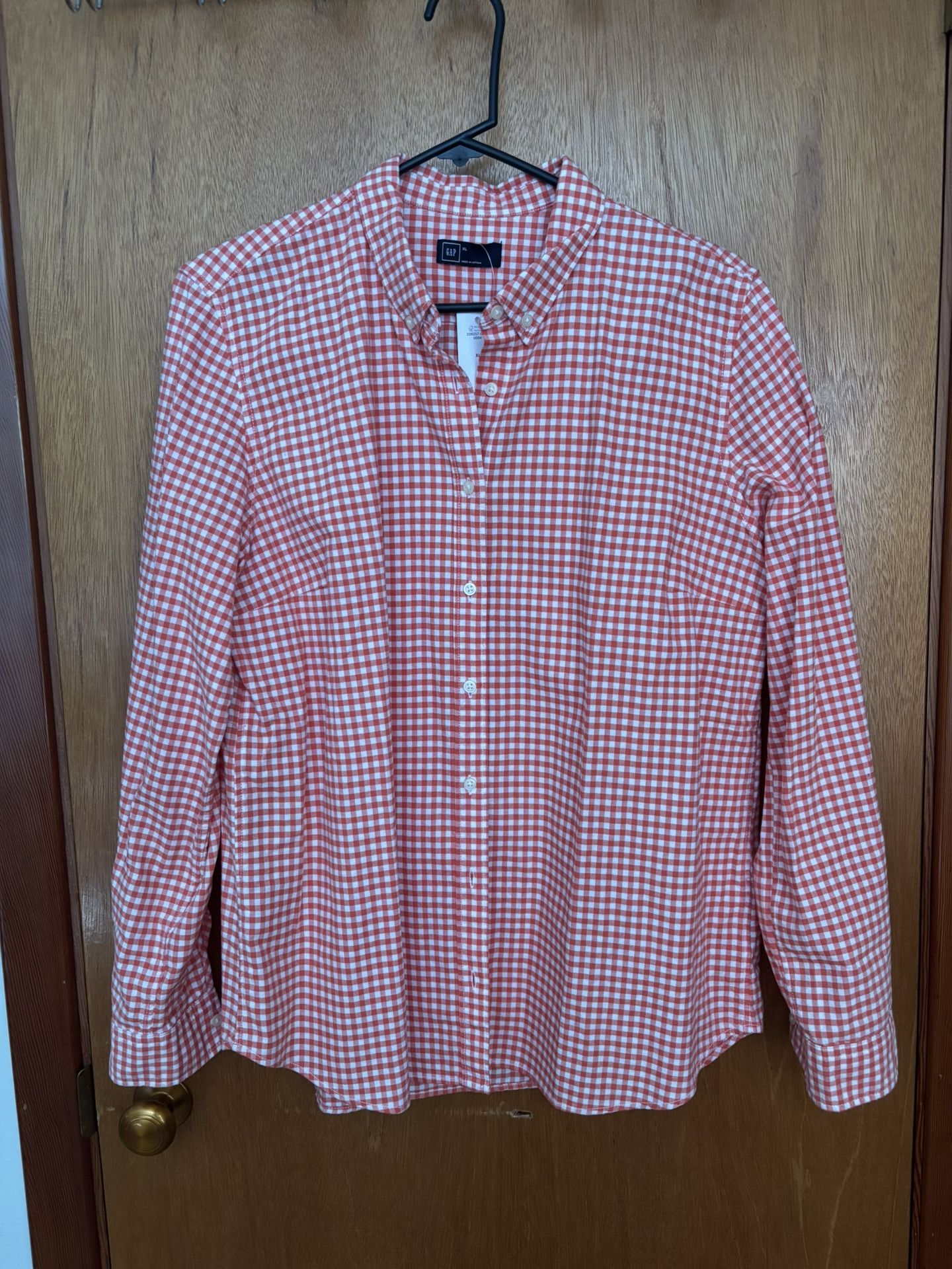 NWT Women’s Orange Button Up Shirt Size XL