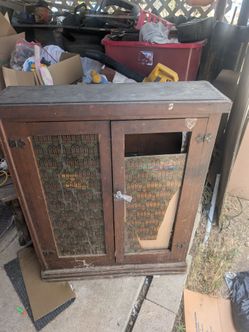 Cabinet