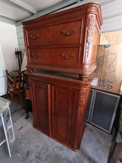 Dresser