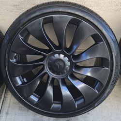 Tesla Model Y Uberturbine 21” wheels