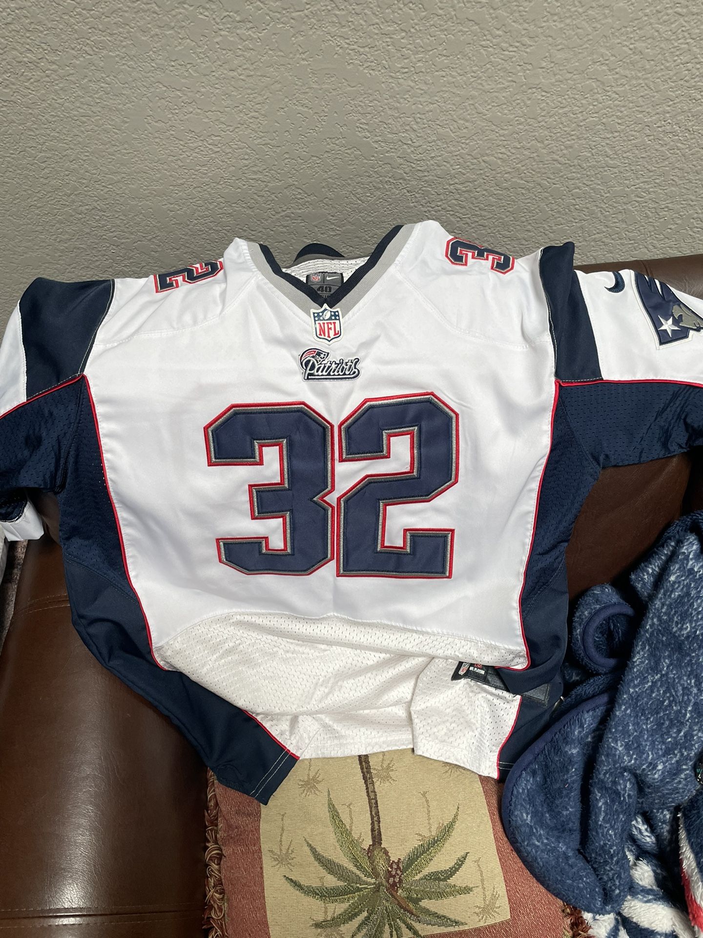 Size Medium Patriots Jersey