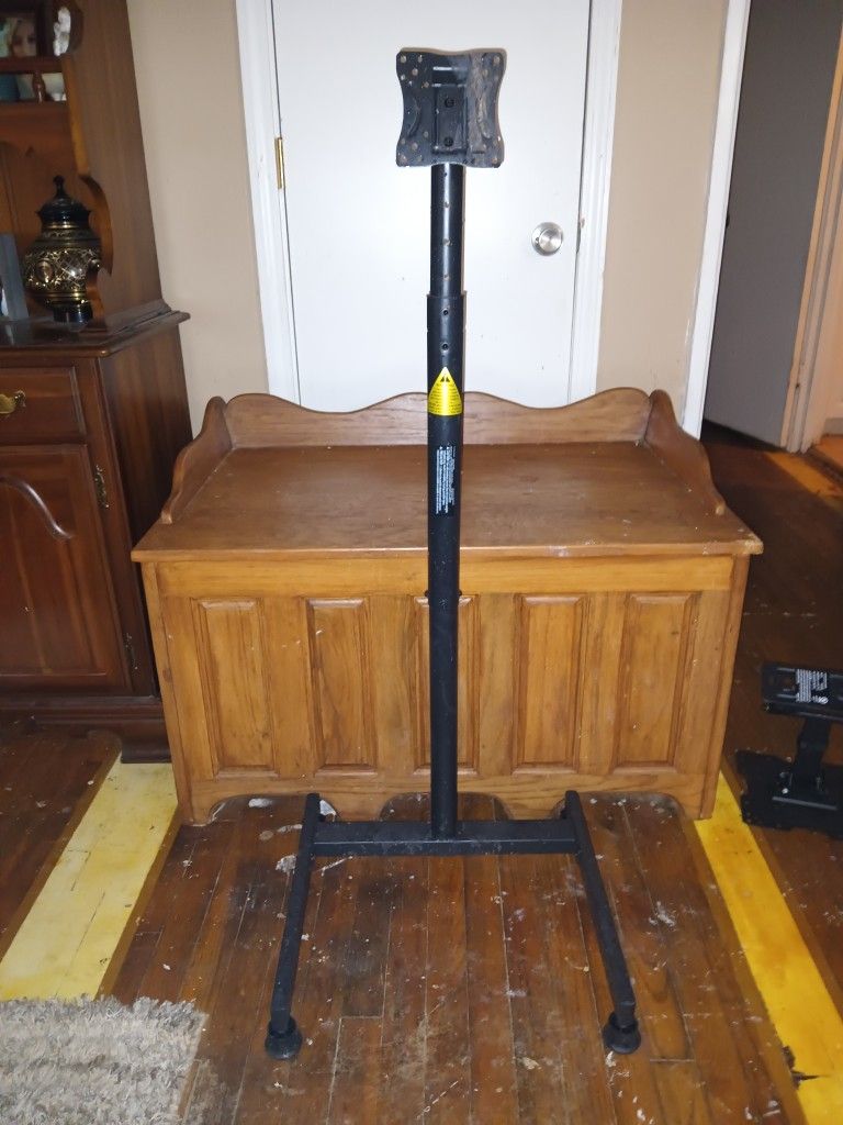 Portable Standing Audio / Video Mount For Sale
