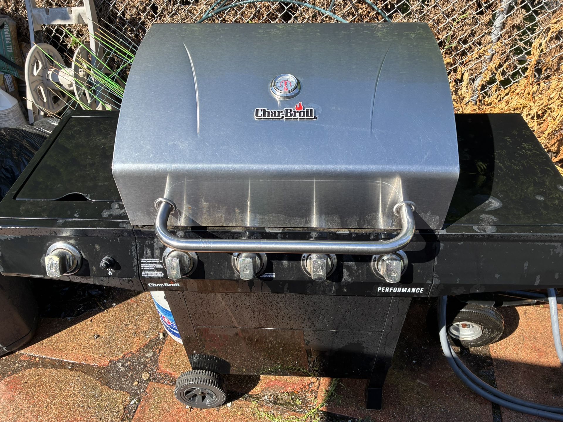 BBQ GRILL IN GOOD CONDITION