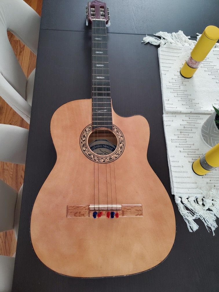 Acoustic Guitar 