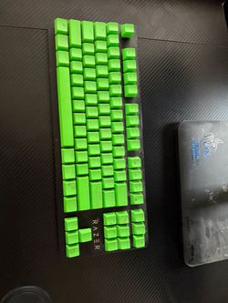 Gaming keyboard and gaming desk