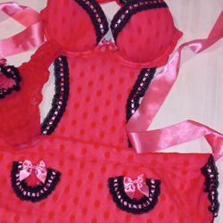 Victoria Secret Pink Heart 2 Piece Apron Set