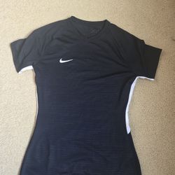 NIKE womens Dri Fit  Small