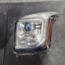 GMC Yukon Headlight Left Driver Side 2015 2016 2017 2018 2019 2020 Part $190