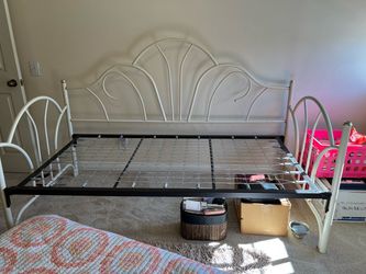 FREE- Daybed Metal Frame with Box Spring