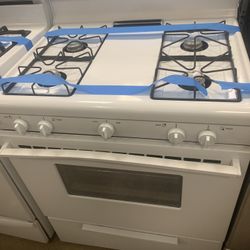 GE Gas Stove In White Working  Perfectly 4 Months Warranty 