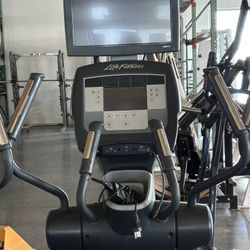 🔥 MULTIPLE LIFE FITNESS PLATINUM CLUB SERIES ELLIPTICAL CROSS-TRAINERS FOR SALE 🔥