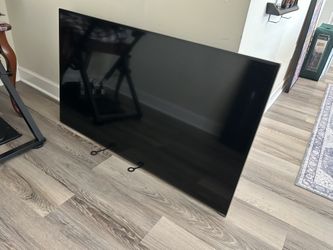 Vizio 50” TV With Wall Mount 4K