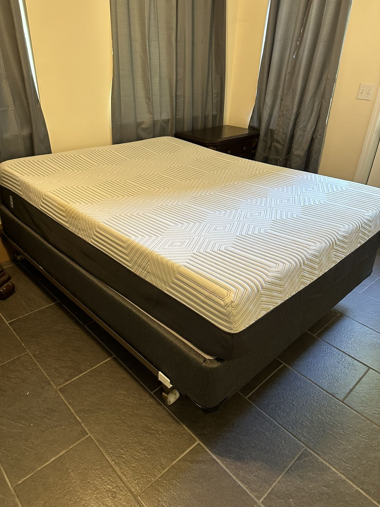 Queen CURVE Brand Mattress Box spring and Bed frame