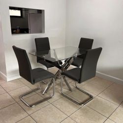 Dining Set . Special Offer For You! - Juego De Comedor ¡ Oferta Especial Para Usted ! 