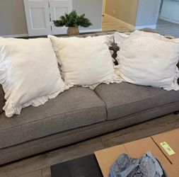 Tons of Pillows!!