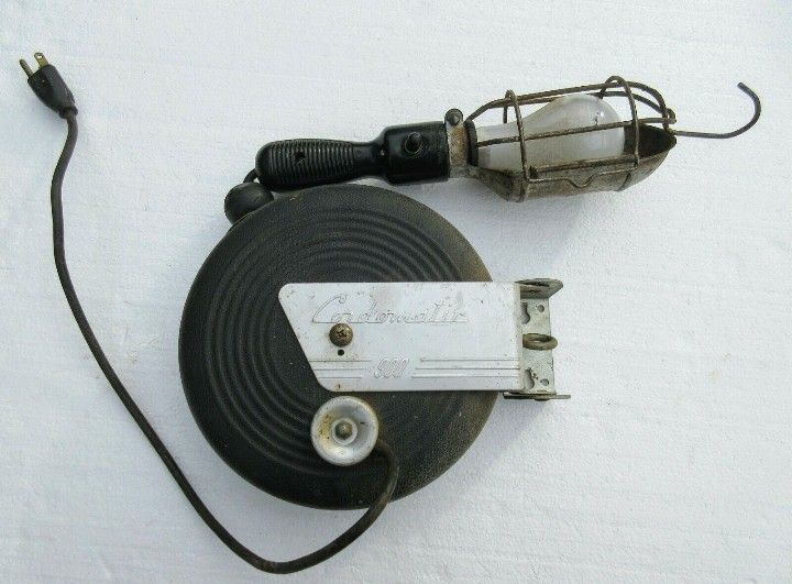vintage Cord-o-matic 900 retractable cord reel