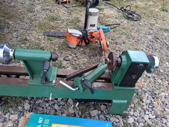 Title: Woodworking Wood Lathe – Green Metal Bench-Top Machine
Price: $70 OBO