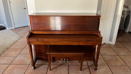 Baldwin piano