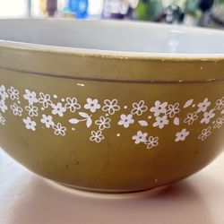 Vintage Pyrex Spring Blossom Mixing Bowl