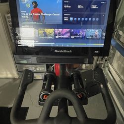 ($1000 OBO) NordicTrack - Commercial S22i Bike