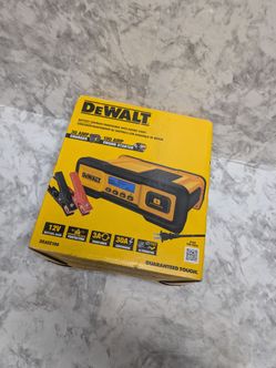 DEWALT 30 Amp Battery Charger with 100 Amp Engine Start