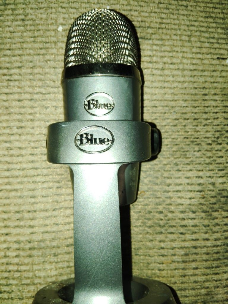 Microphone
