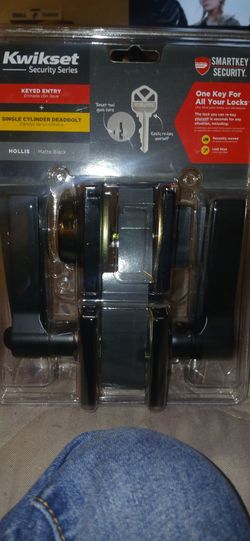 NEW Kwikset Hollis Door Lever & Deadbolt Combo Pack - Matte Black