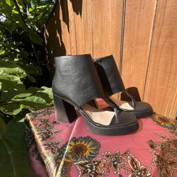 Black Cut-out Heel sz 12